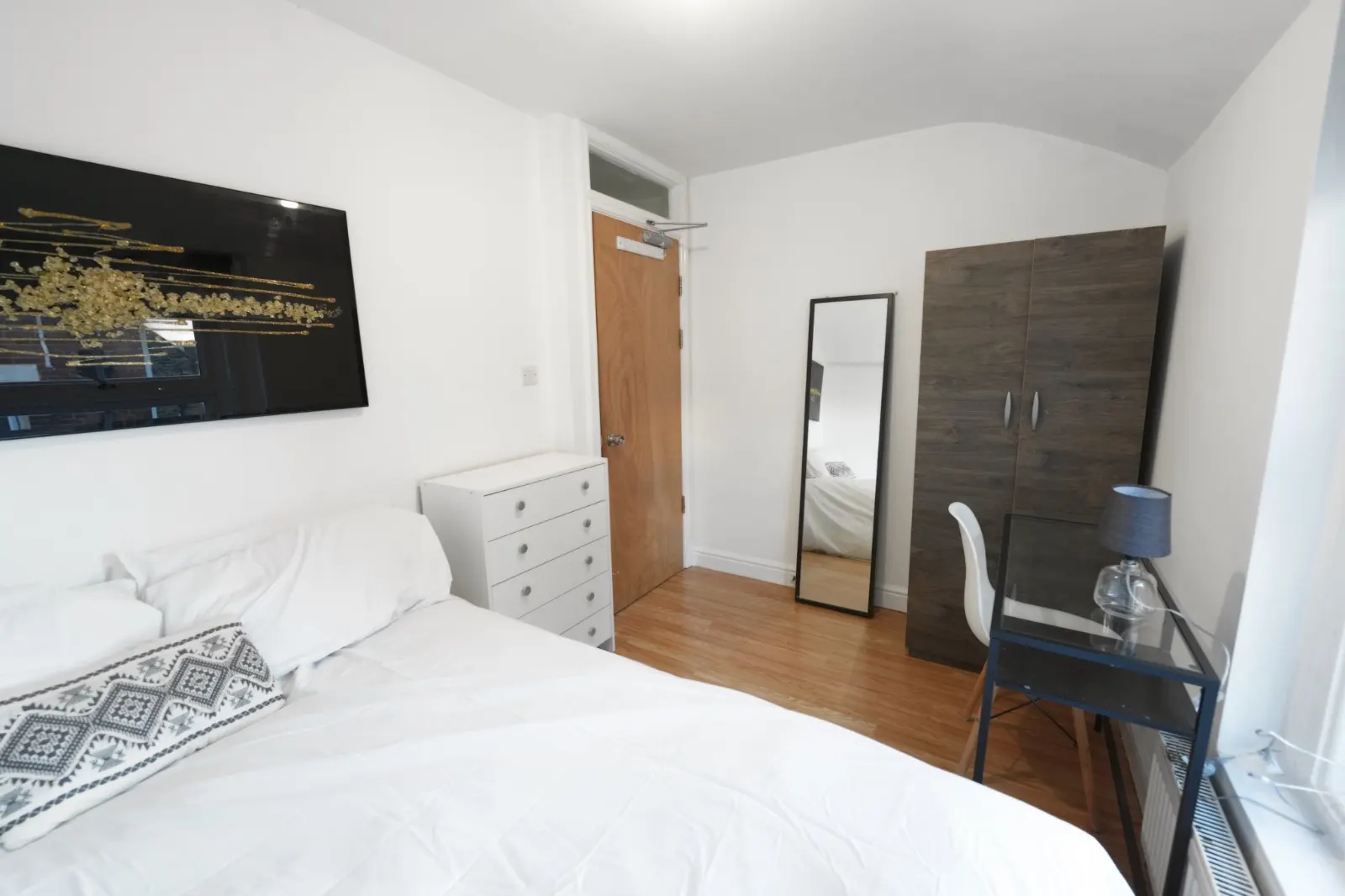 Double spacious room near WHITECHAPEL💕💥